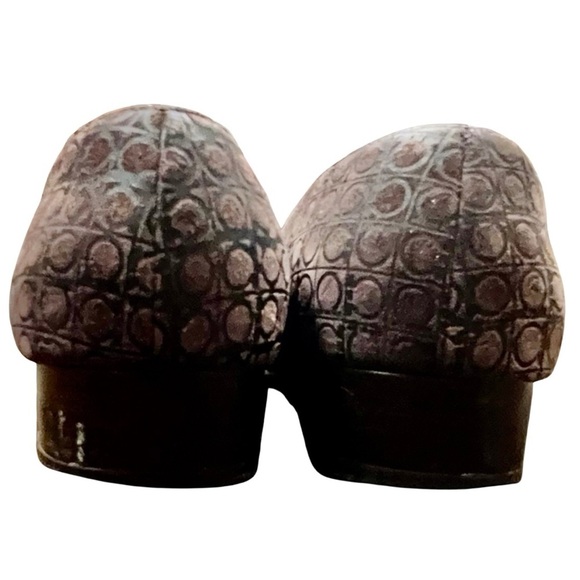 Salvatore Ferragamo Brown Vara Bow Gancini Print Low Heel Pumps – Size 8B - Picture 8 of 10